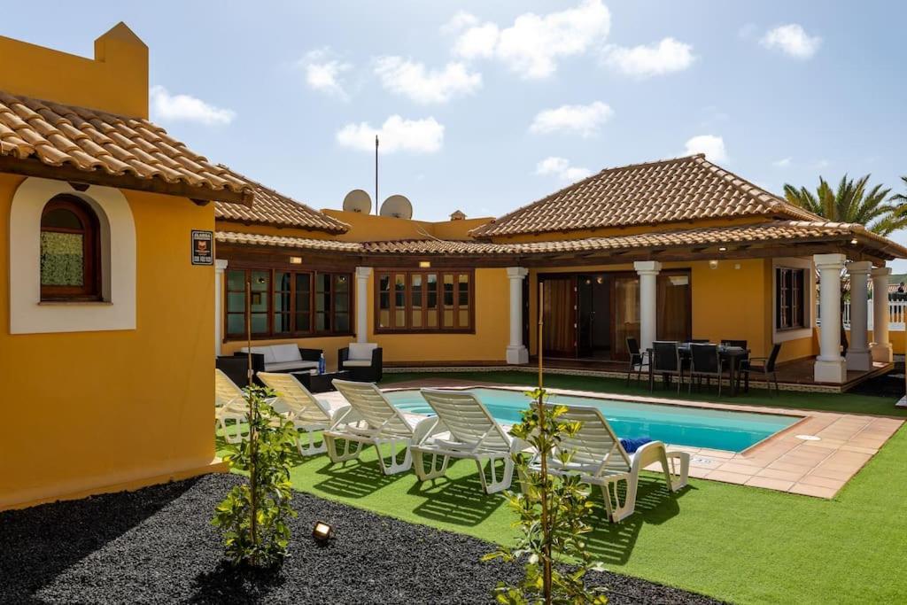 Villa Helen - Heated Pool Wifi Smarttv Barbecue Corralejo Zewnętrze zdjęcie